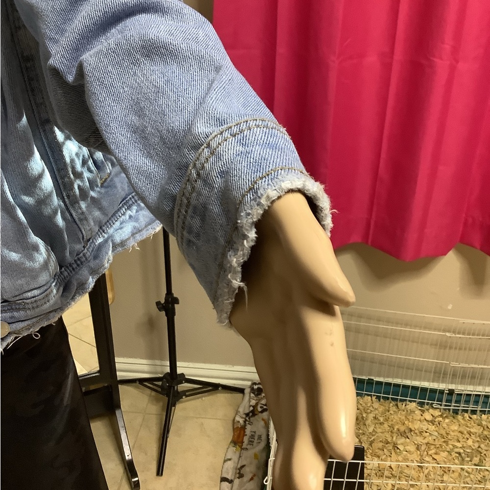 Universal thread jean jacket - Picture 6 of 12